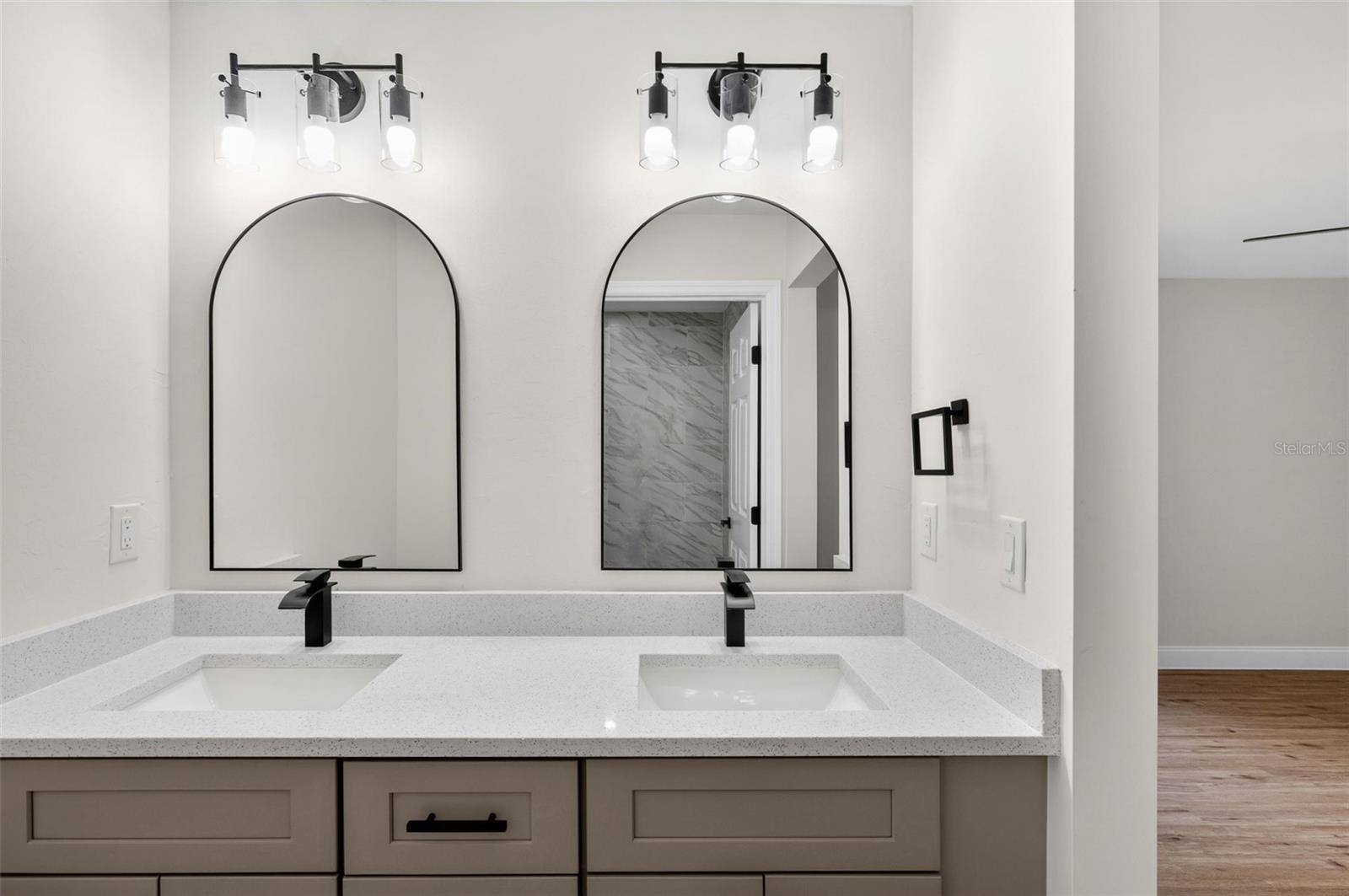 Image 37 of 39 For 20412 Elrose Avenue