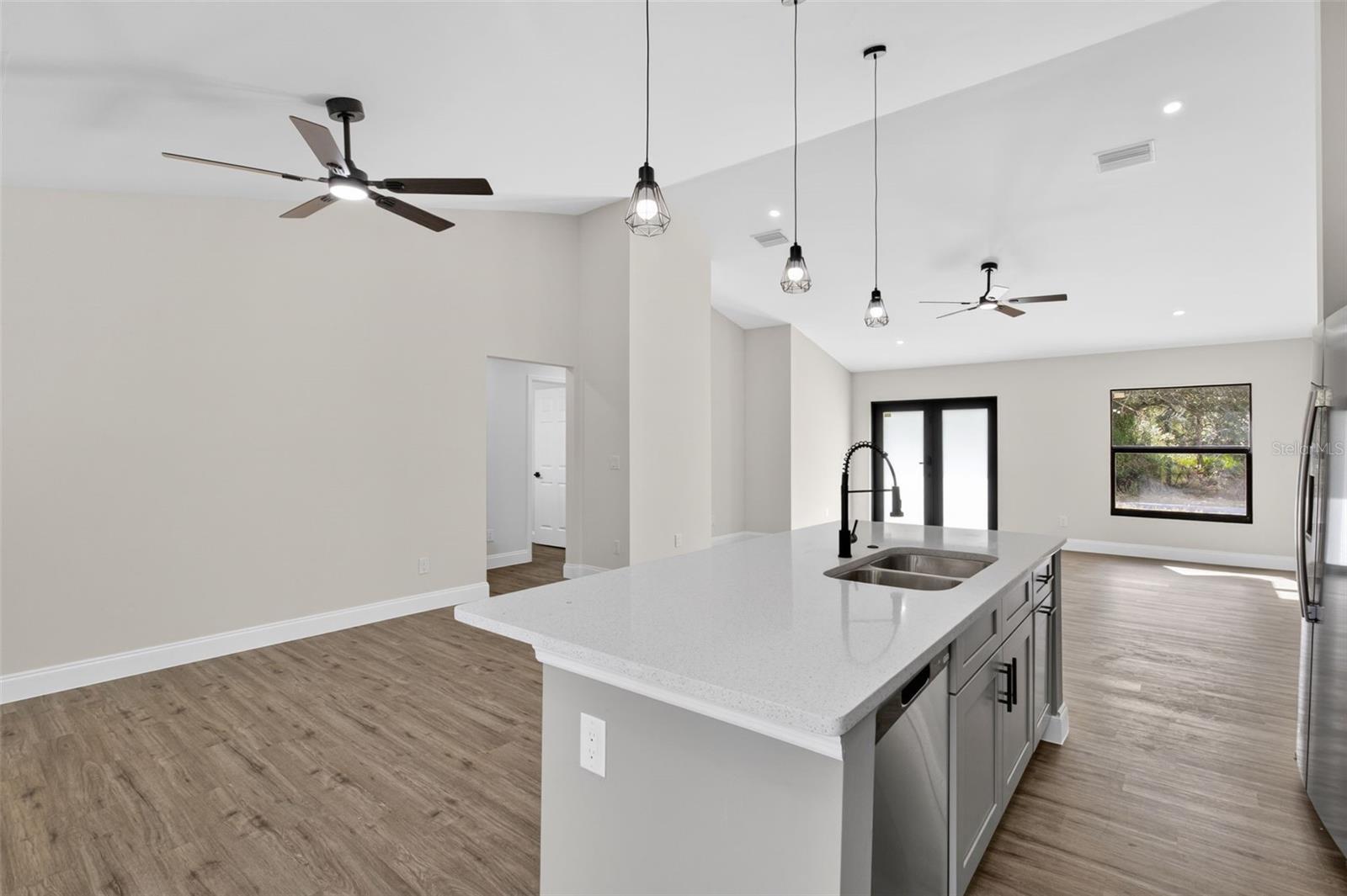 Image 9 of 39 For 20412 Elrose Avenue