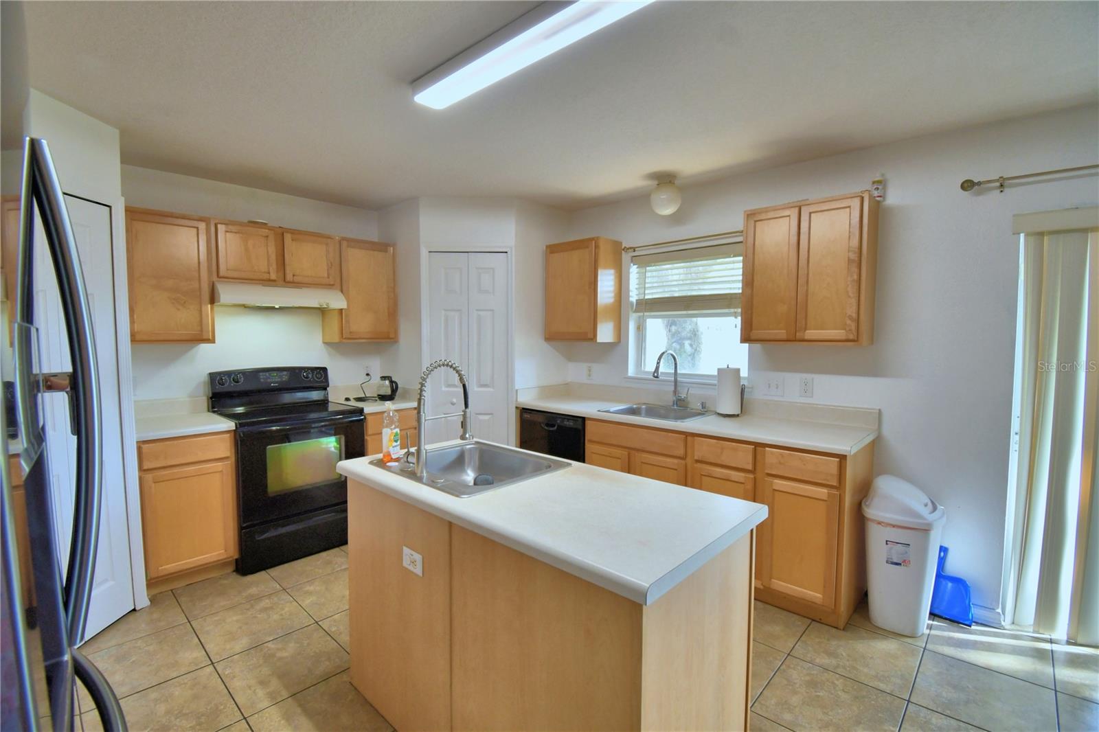 Image 12 of 42 For 1832 Alambra Circle