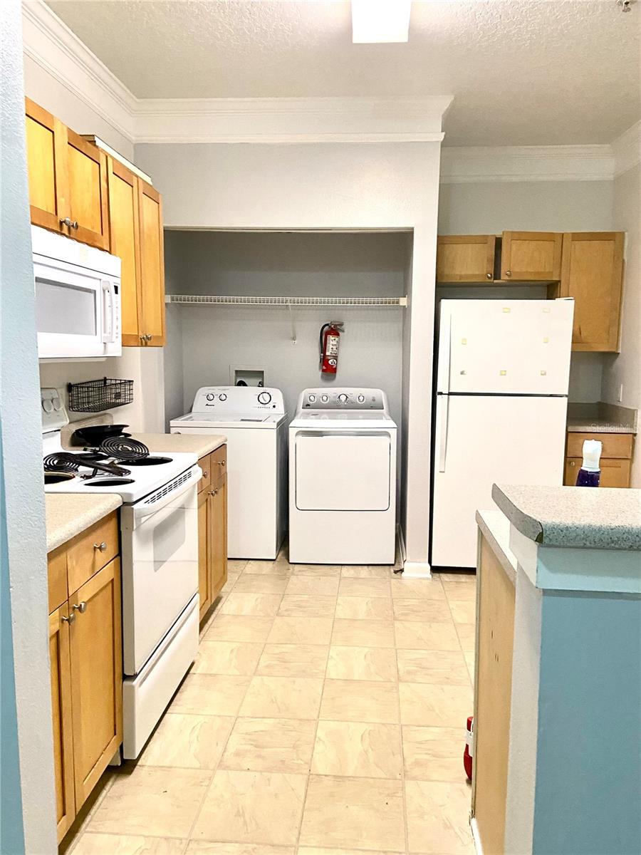 Image 10 of 17 For 8848 Villa View Circle 1