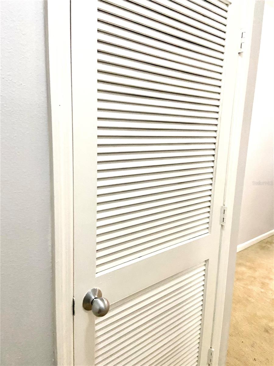 Image 7 of 17 For 8848 Villa View Circle 1