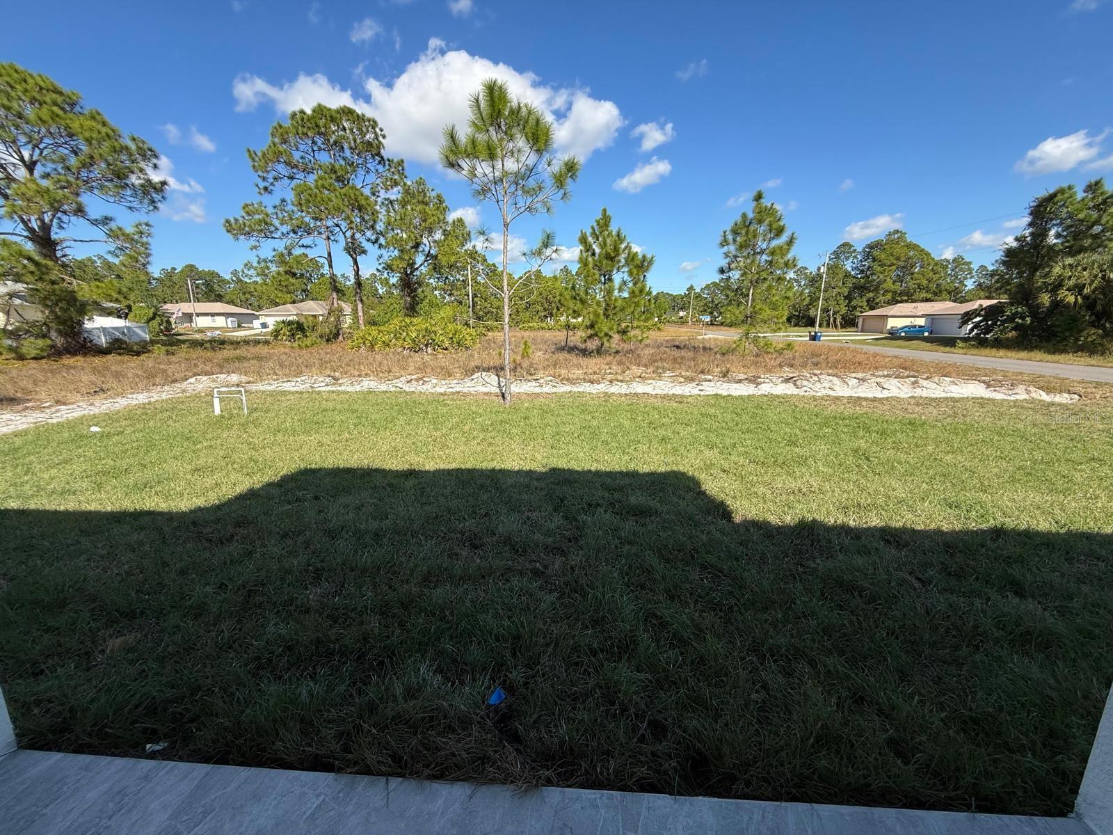 Image 6 of 31 For 1121 Florence Street E