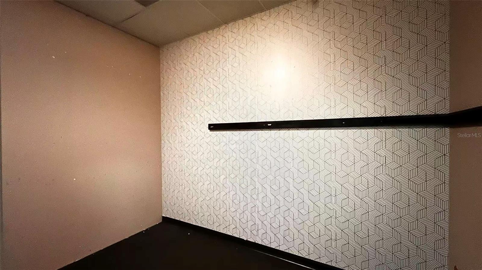 Image 4 of 5 For 1640 Airport Boulevard 1640