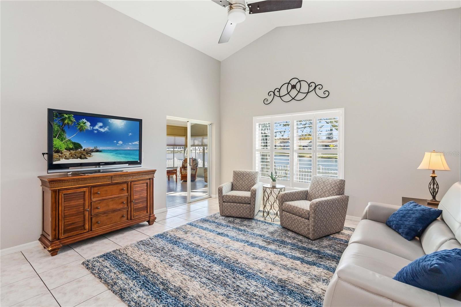 Image 14 of 47 For 3886 Blackberry Circle