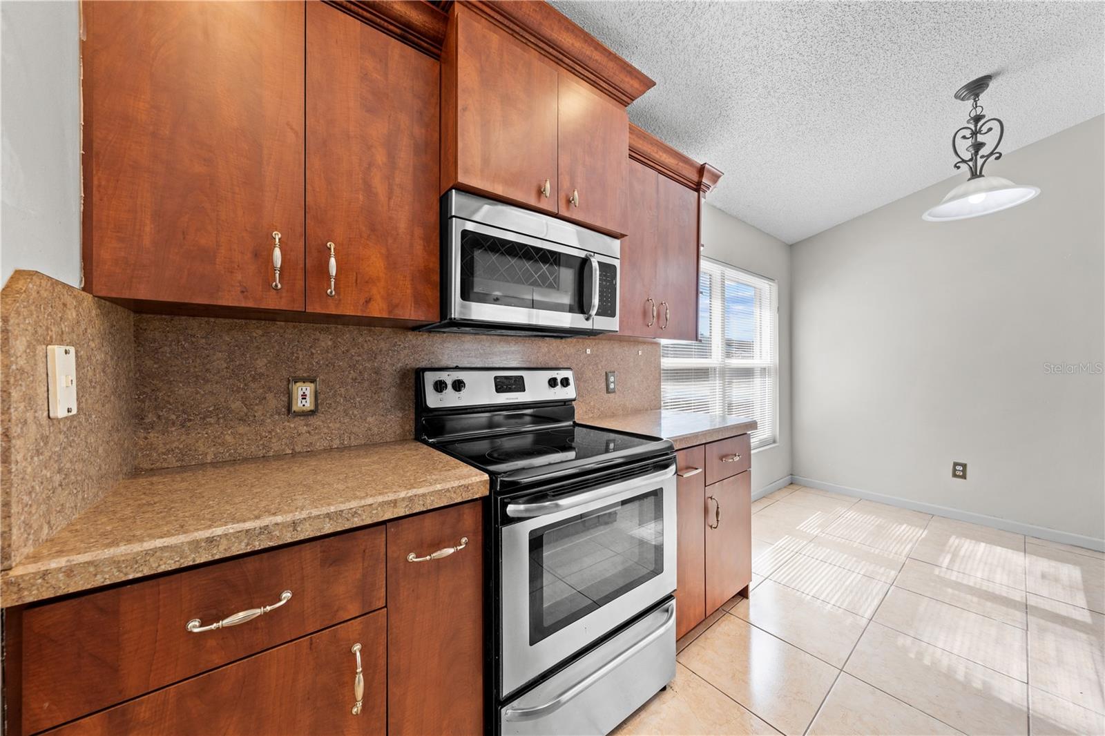 Image 12 of 50 For 8332 Southern Forest Drive