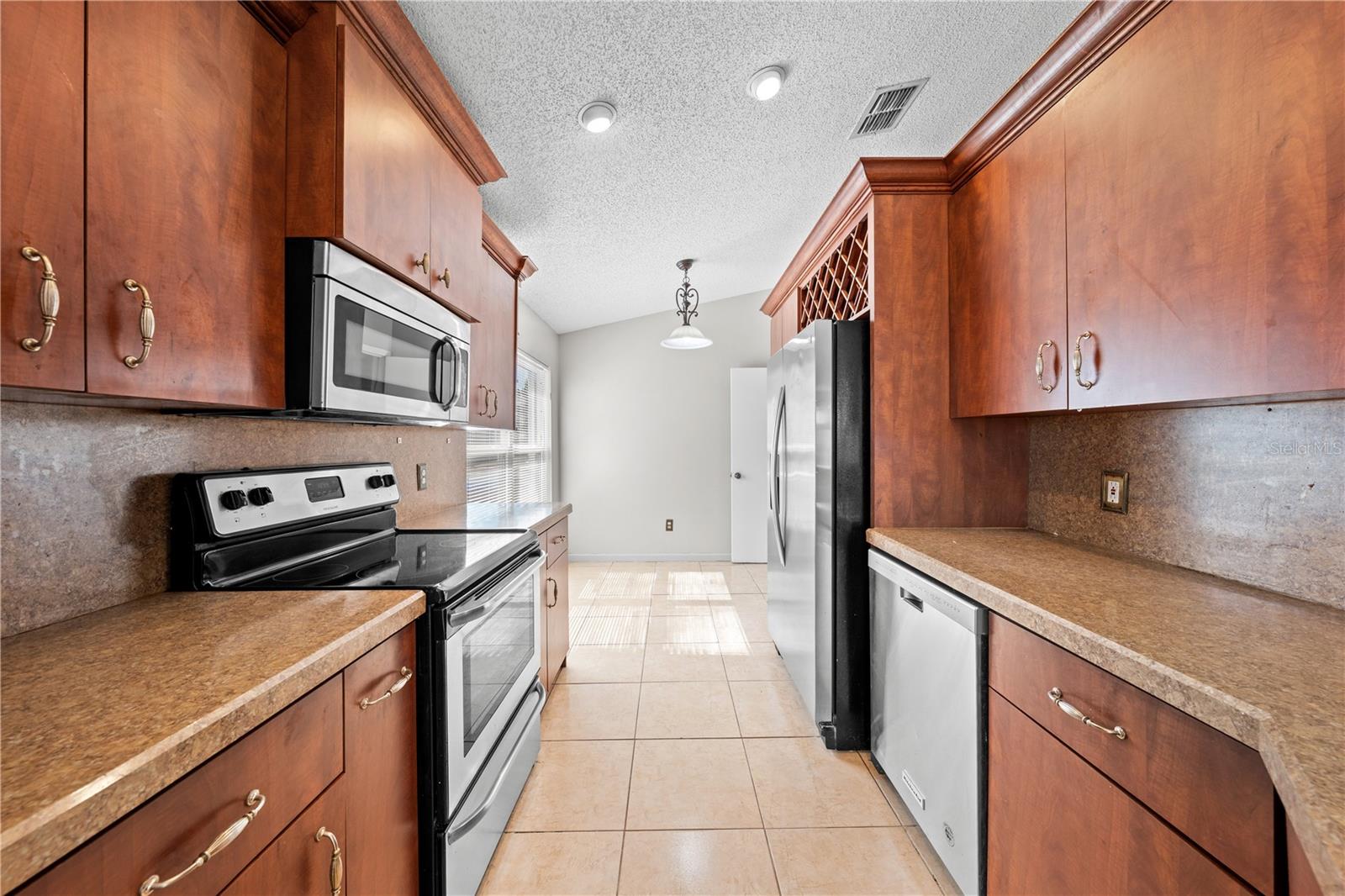 Image 15 of 50 For 8332 Southern Forest Drive