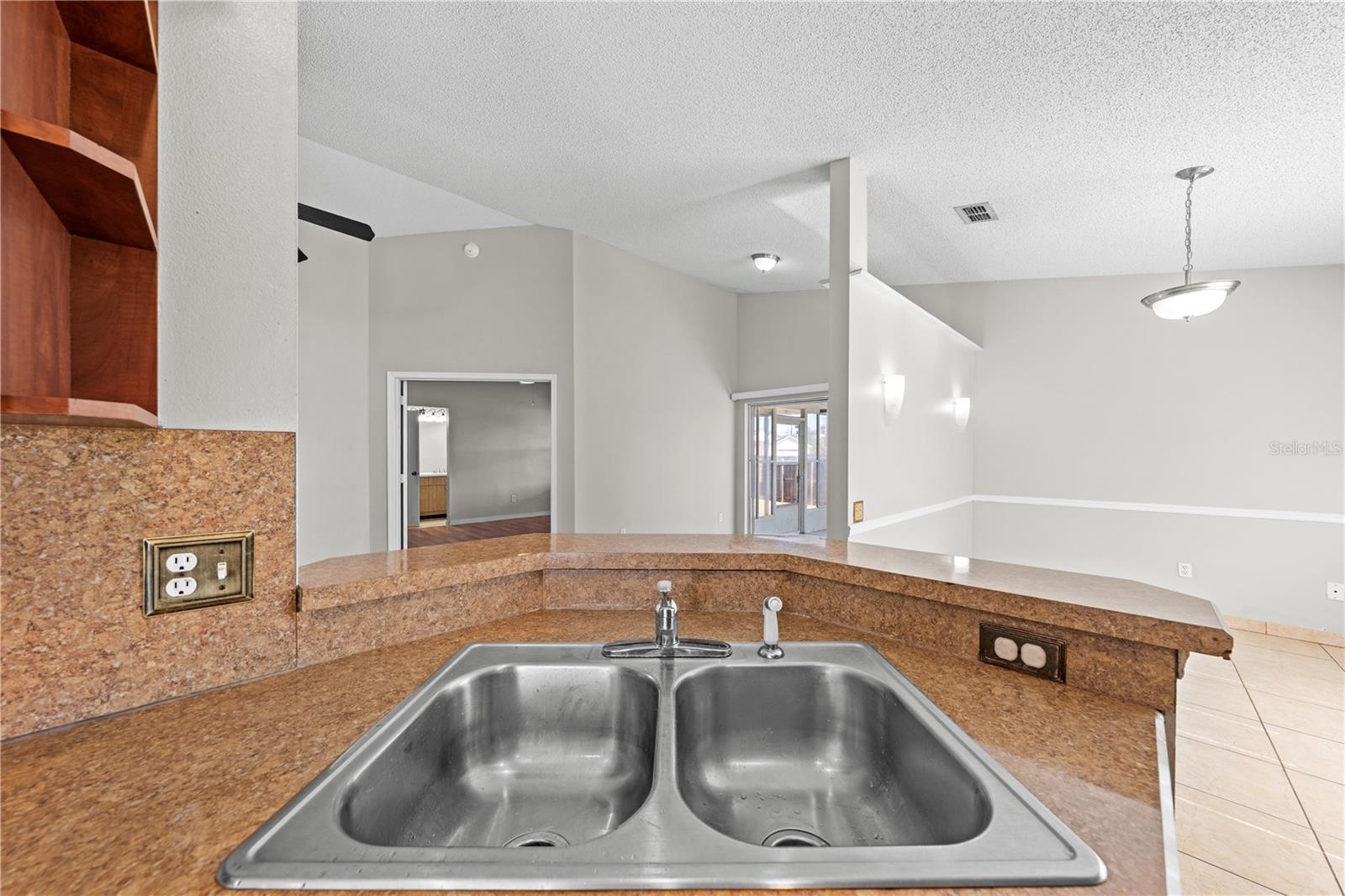 Image 19 of 50 For 8332 Southern Forest Drive