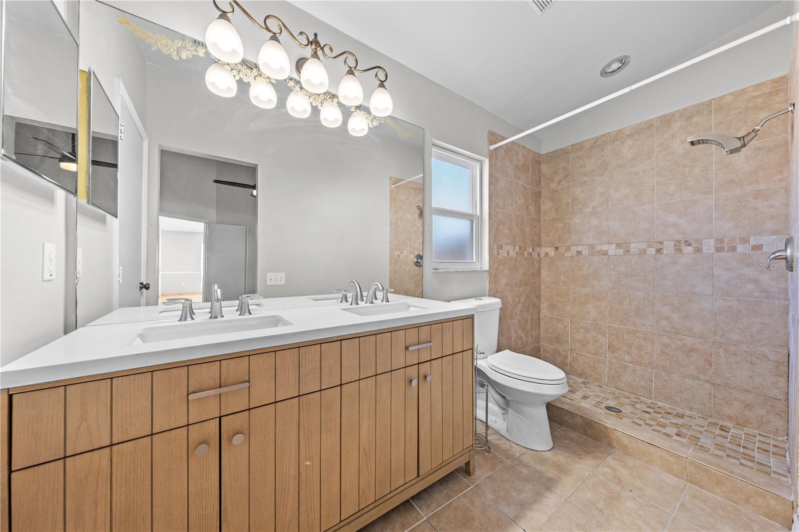 Image 26 of 50 For 8332 Southern Forest Drive