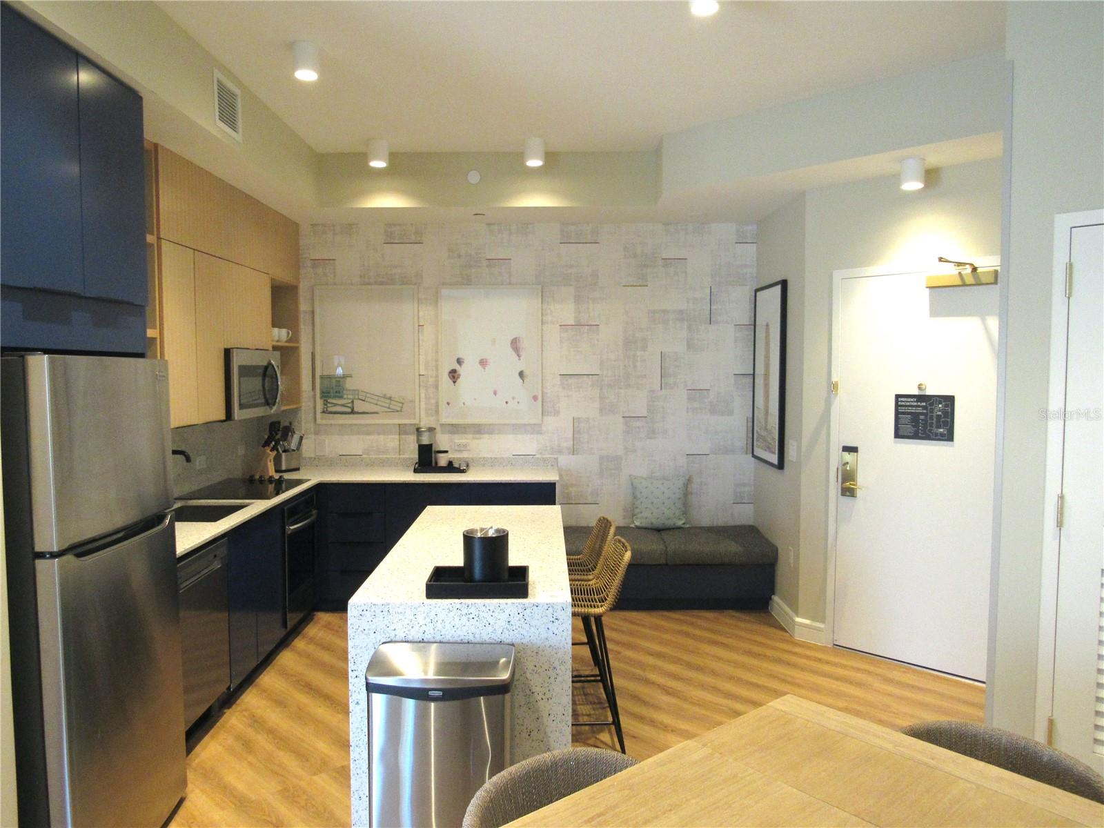 Image 5 of 28 For 3151 Sunset Walk Dr  1104