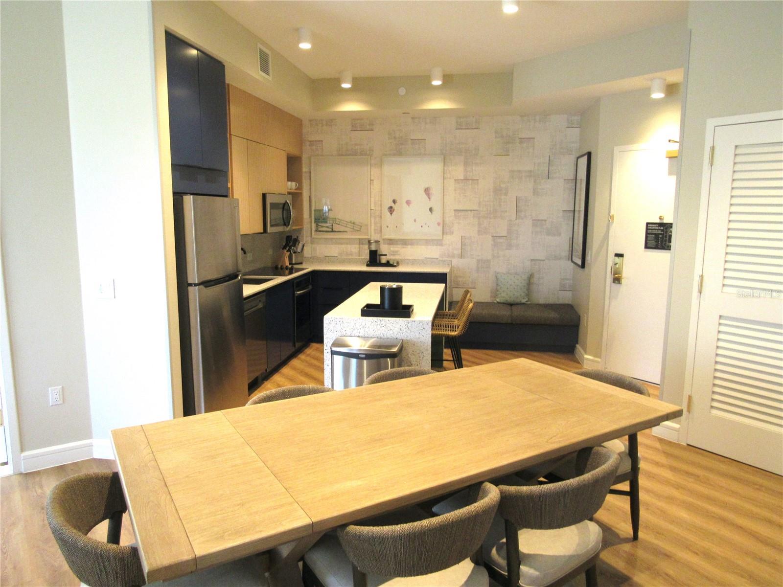 Image 6 of 28 For 3151 Sunset Walk Dr  1104