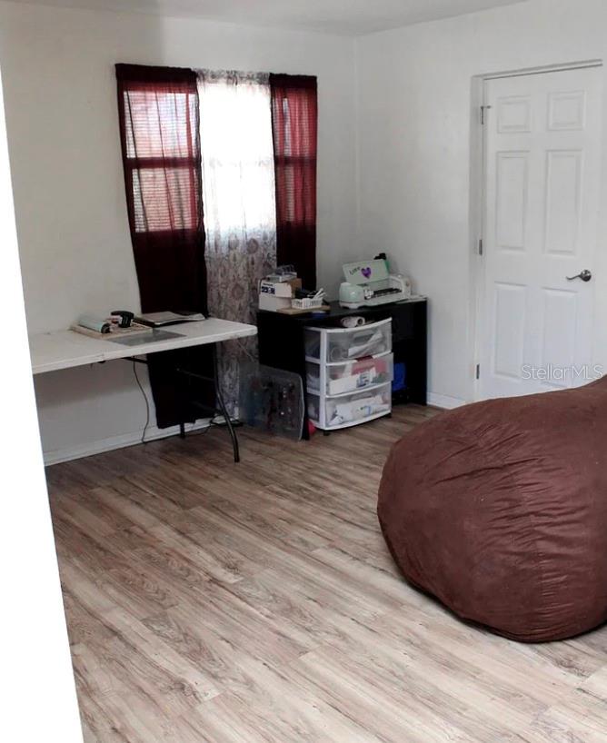 Image 11 of 17 For 47 Desoto Street