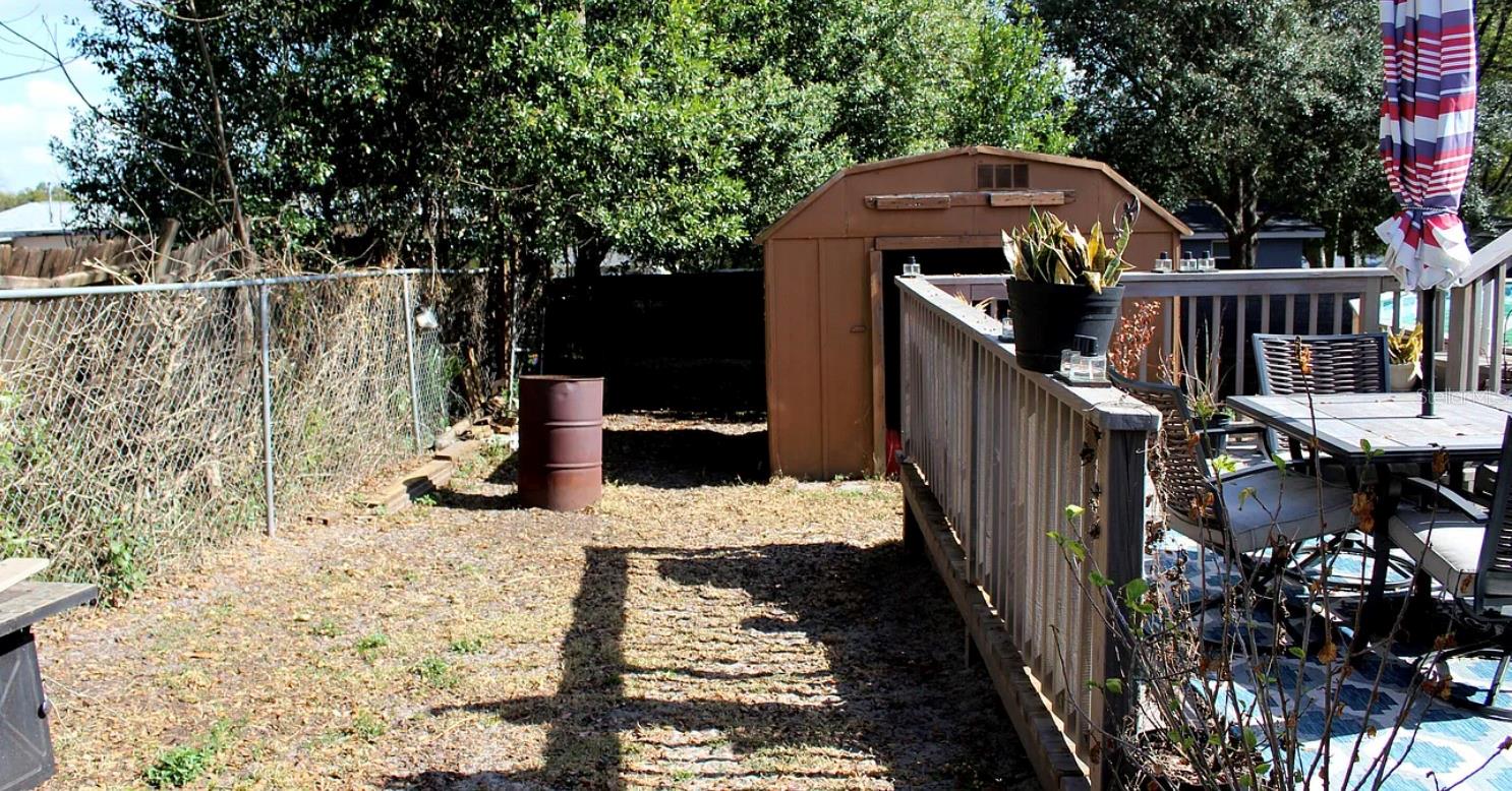 Image 16 of 17 For 47 Desoto Street