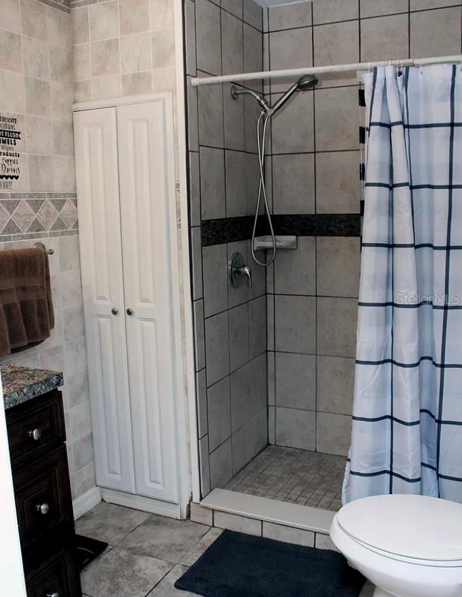 Image 5 of 17 For 47 Desoto Street