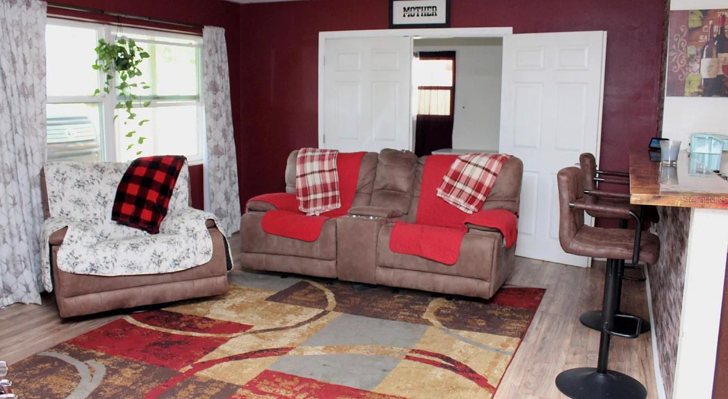 Image 7 of 17 For 47 Desoto Street