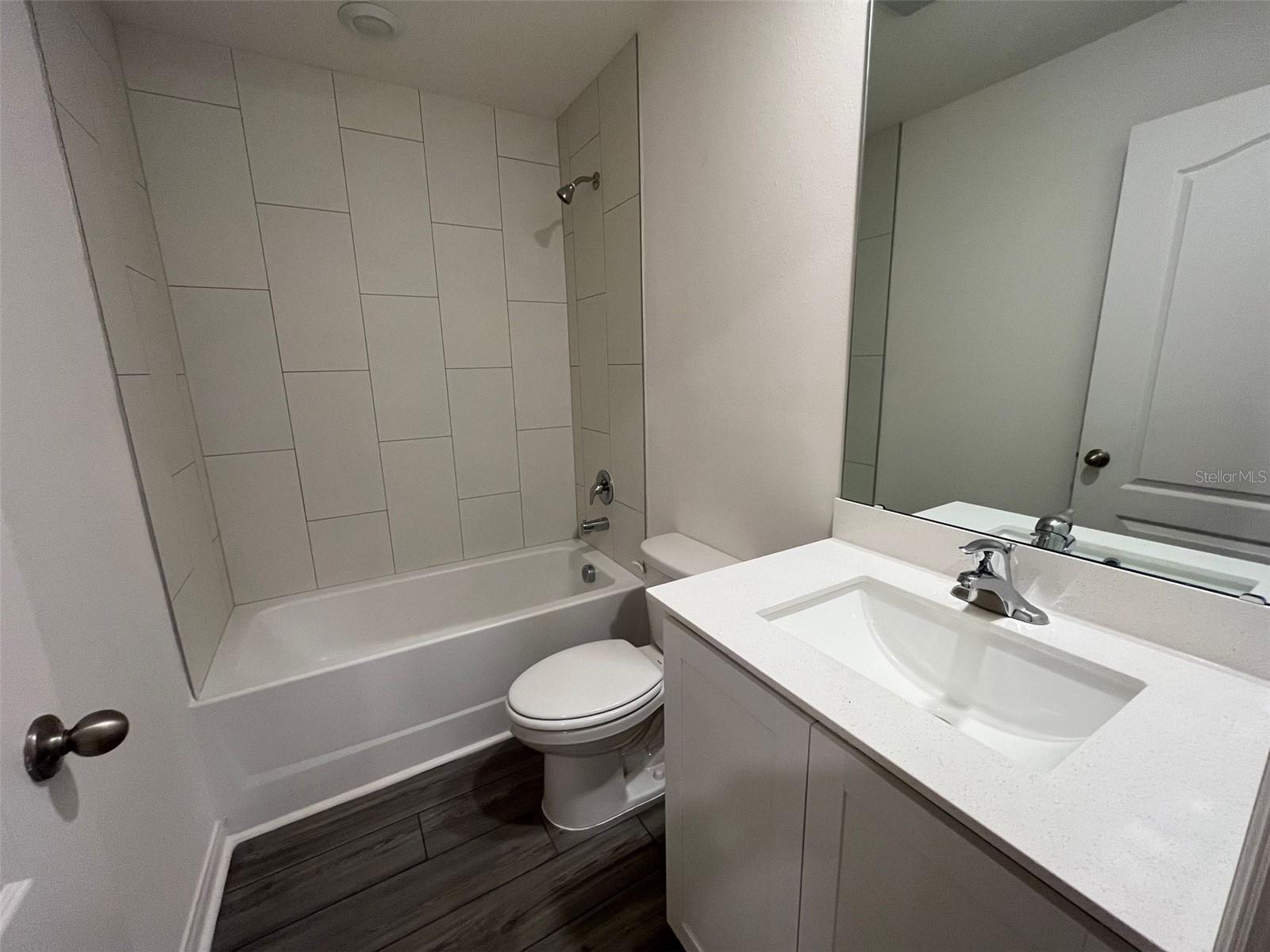 Image 17 of 21 For 635 Bay Leaf Drive