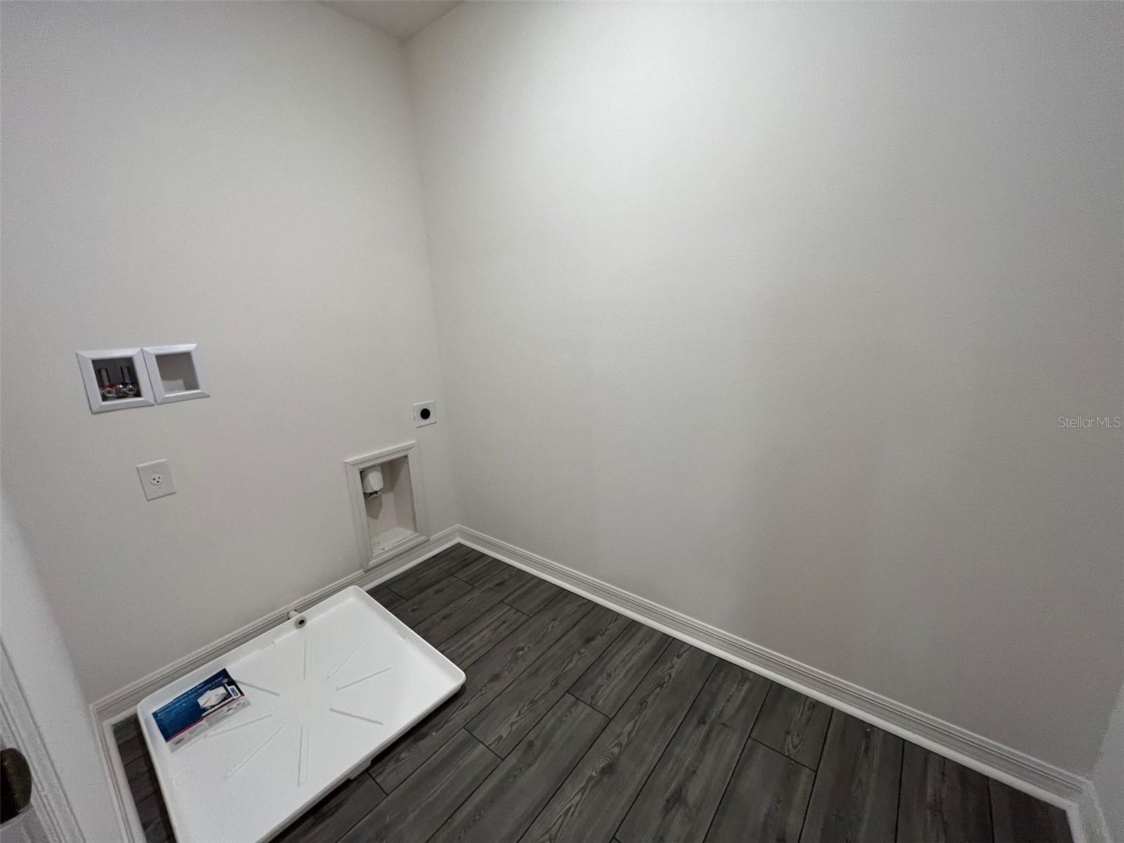 Image 19 of 21 For 635 Bay Leaf Drive