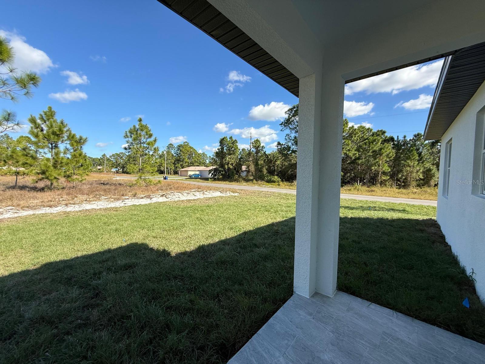 Image 7 of 31 For 1121 Florence Street E