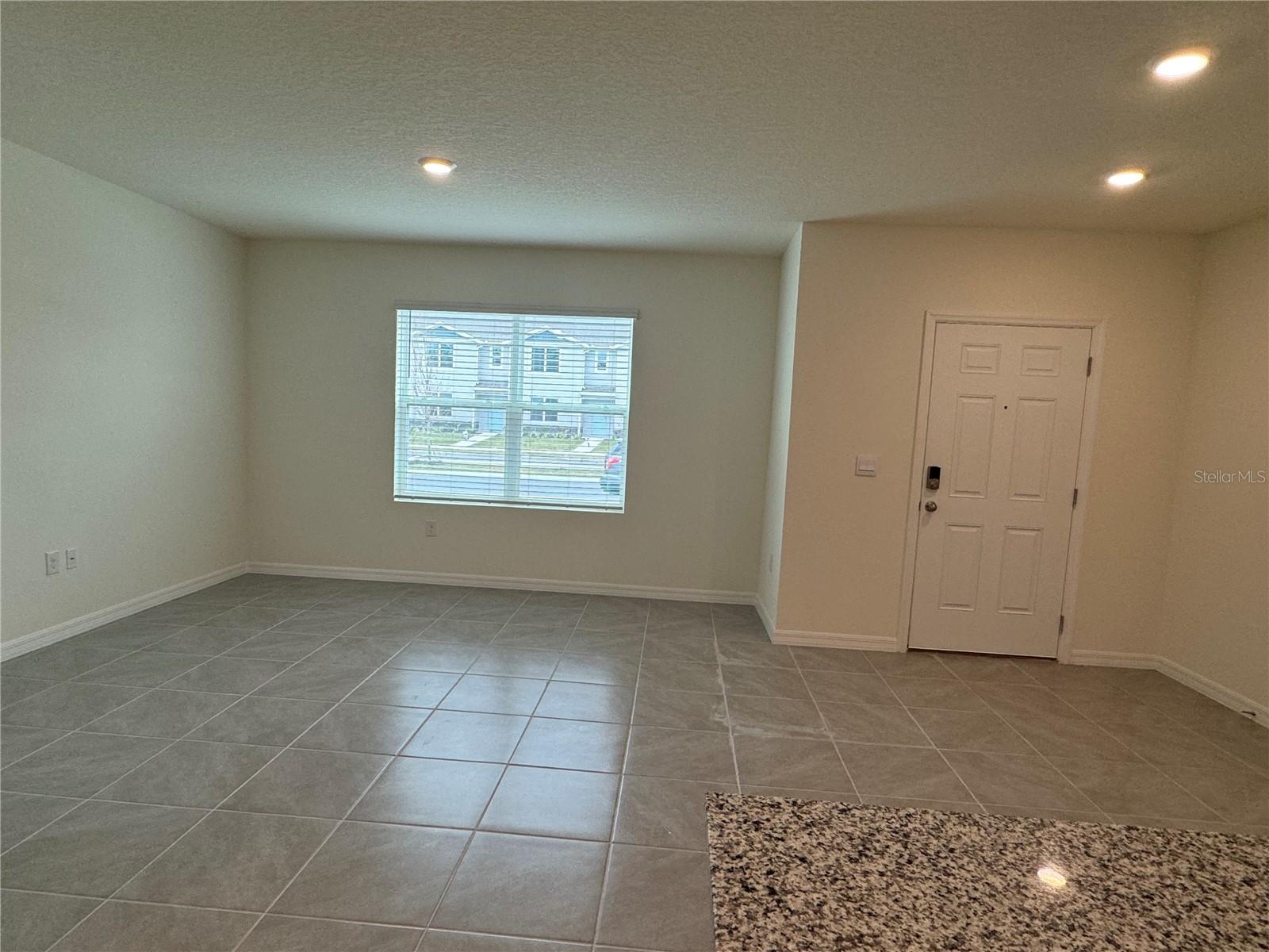 Image 12 of 38 For 371 Preston Cove Drive