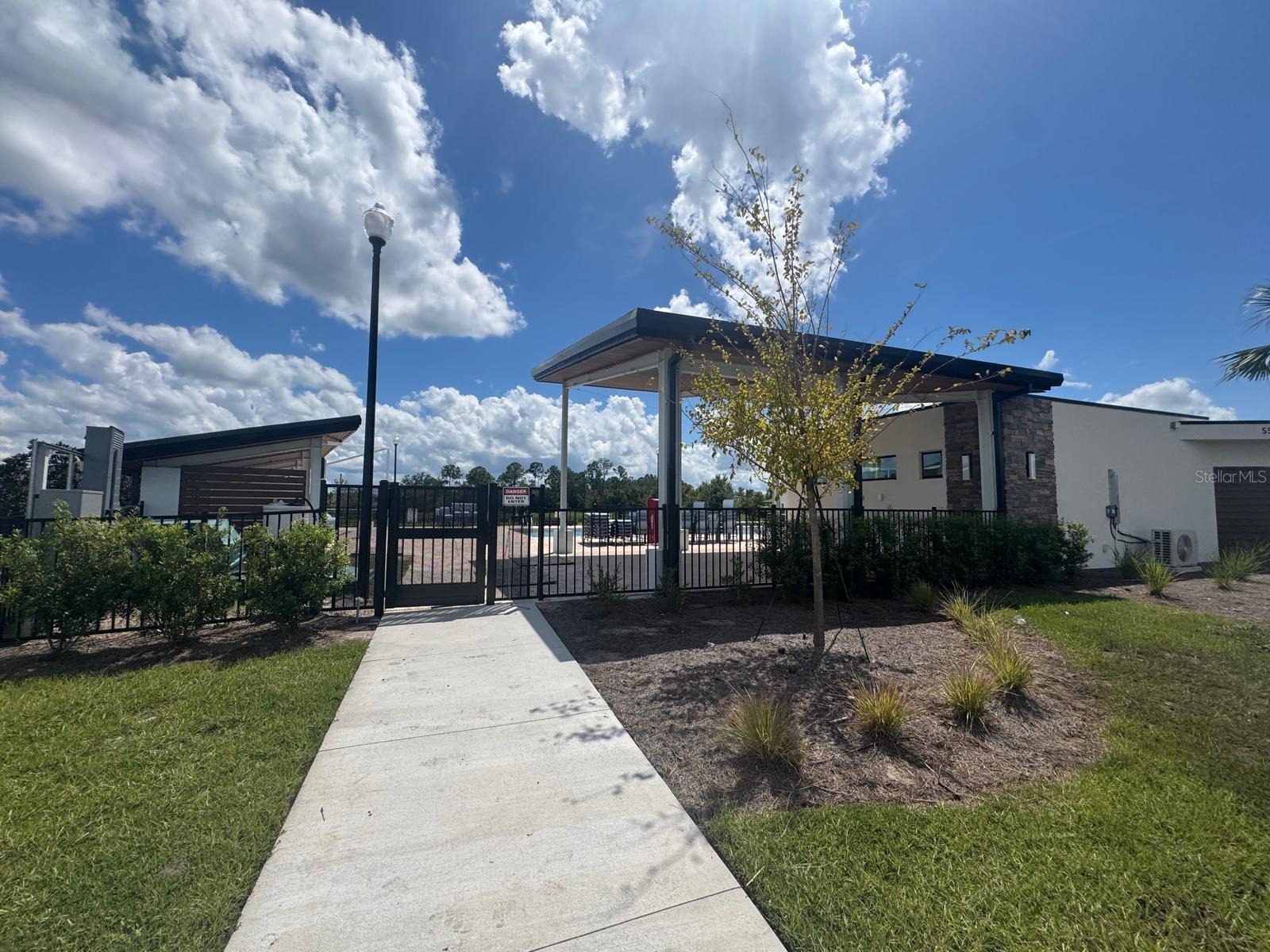 Image 7 of 38 For 371 Preston Cove Drive