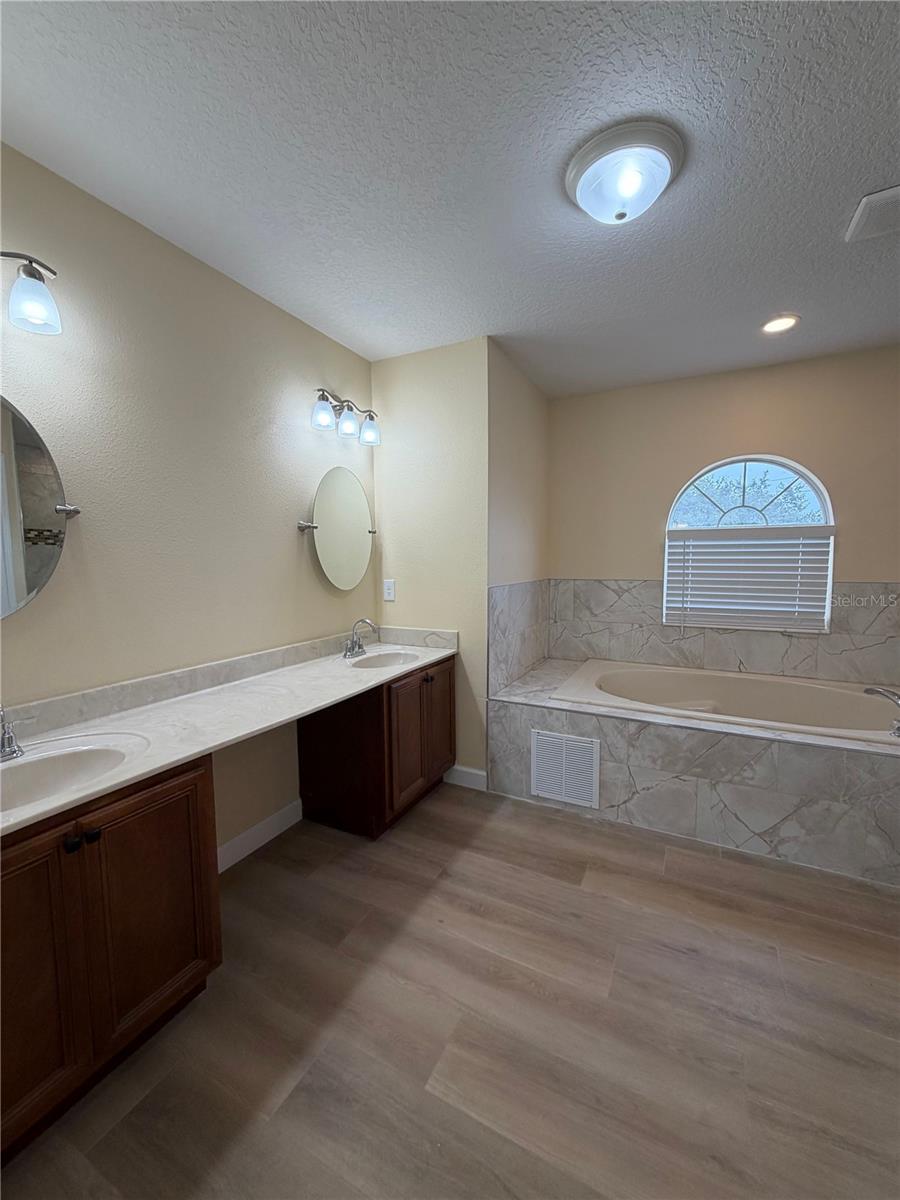 Image 16 of 20 For 413 Britten Drive