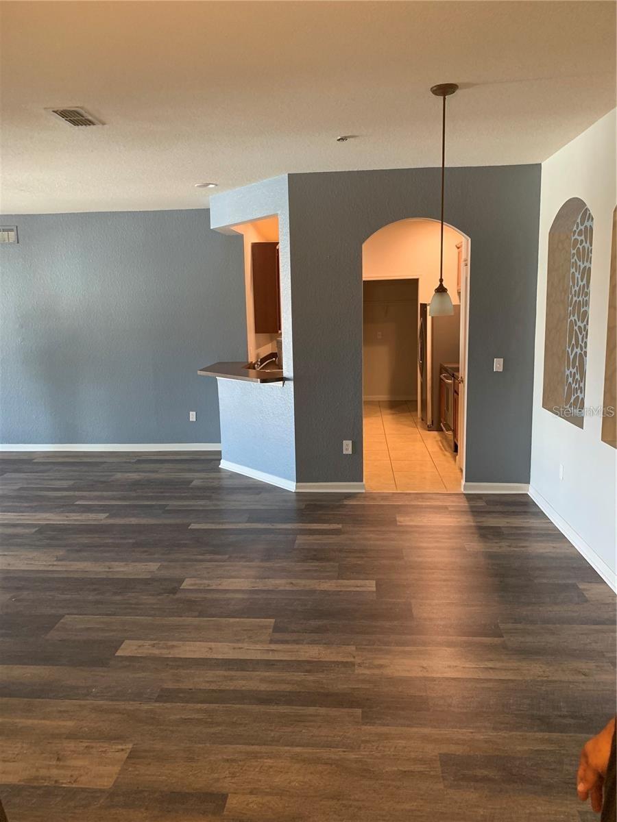 Image 4 of 17 For 3001 Laurel Run Lane 301