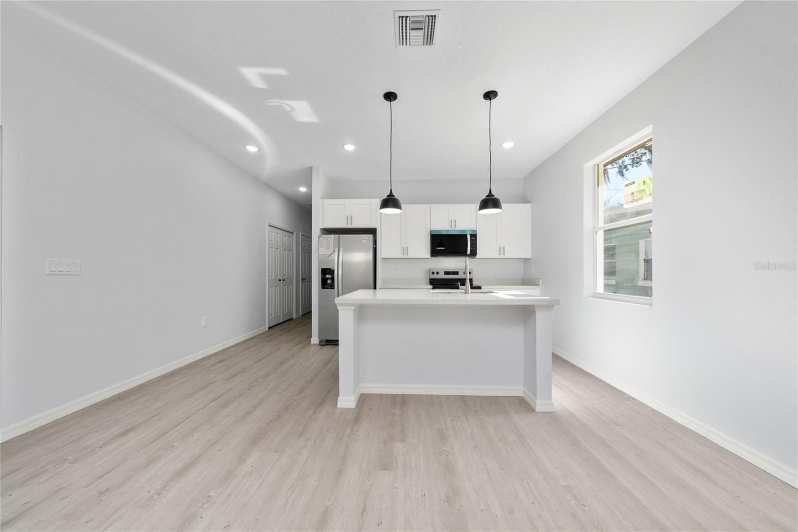 Image 11 of 24 For 610 Reddick Street