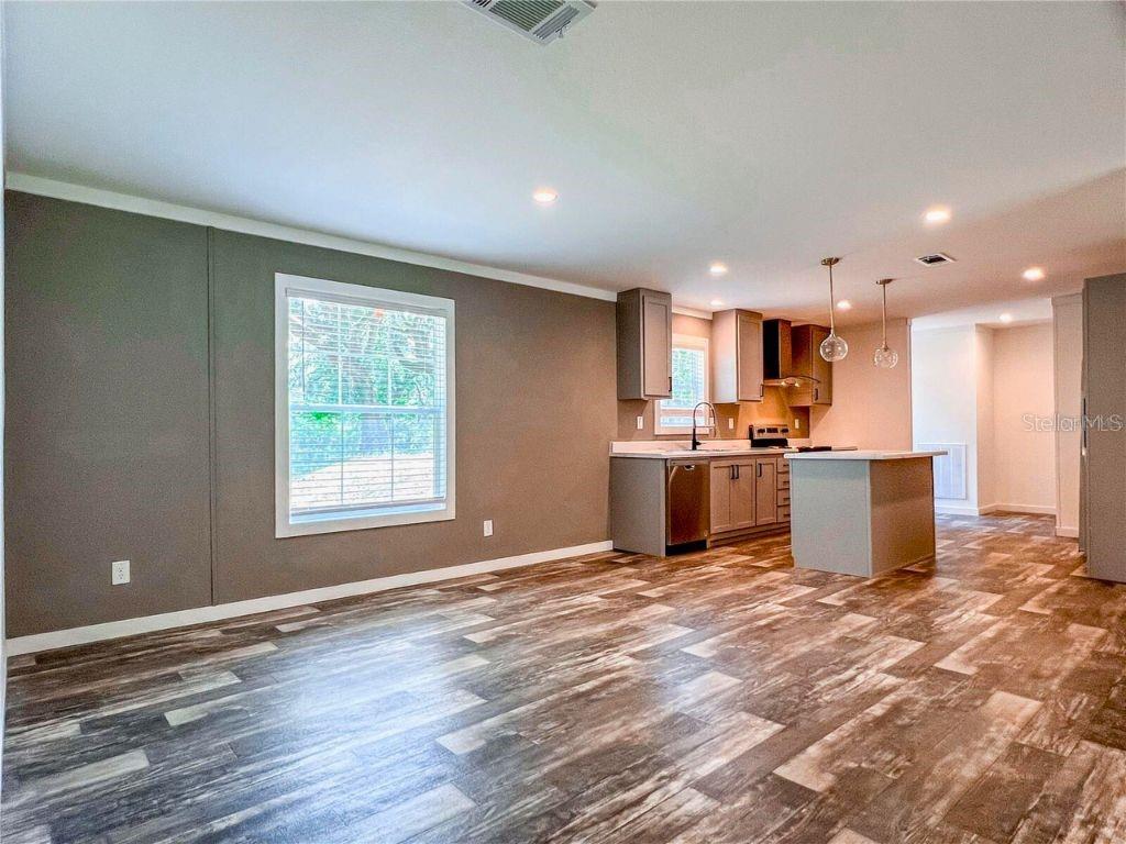 Image 6 of 27 For 15412 Highfield Road