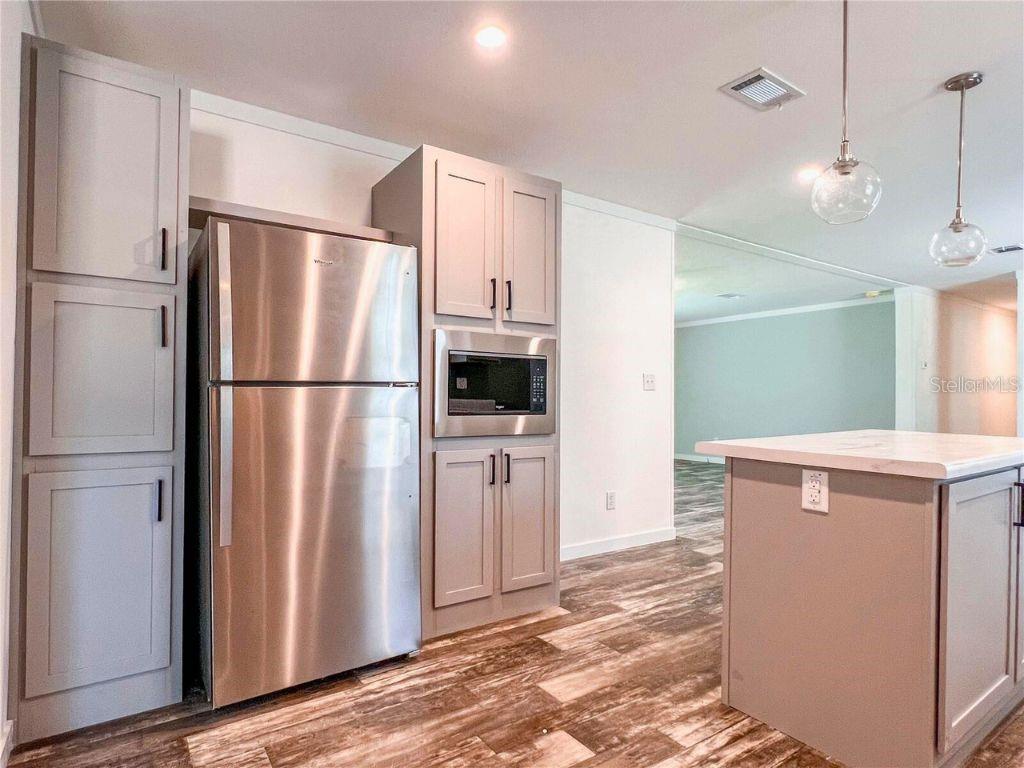 Image 9 of 27 For 15412 Highfield Road