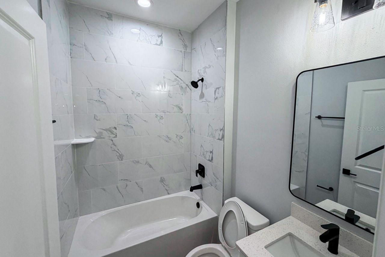 Image 4 of 6 For 7114 Sunnybrook Boulevard