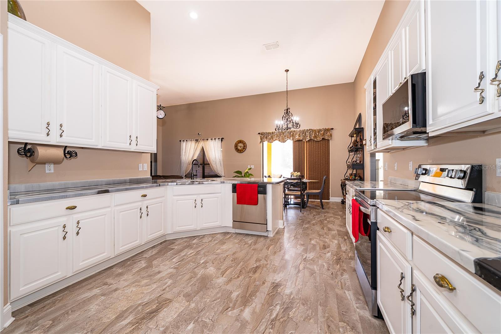 Image 18 of 41 For 4590 111th Place