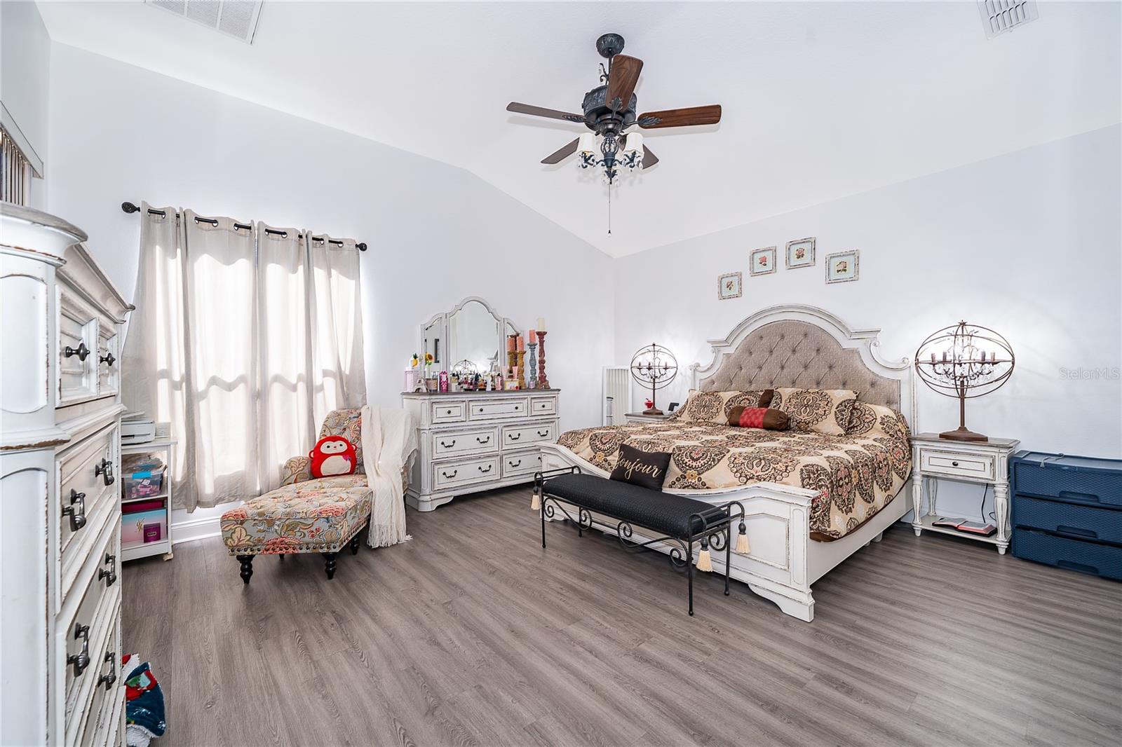 Image 19 of 41 For 4590 111th Place