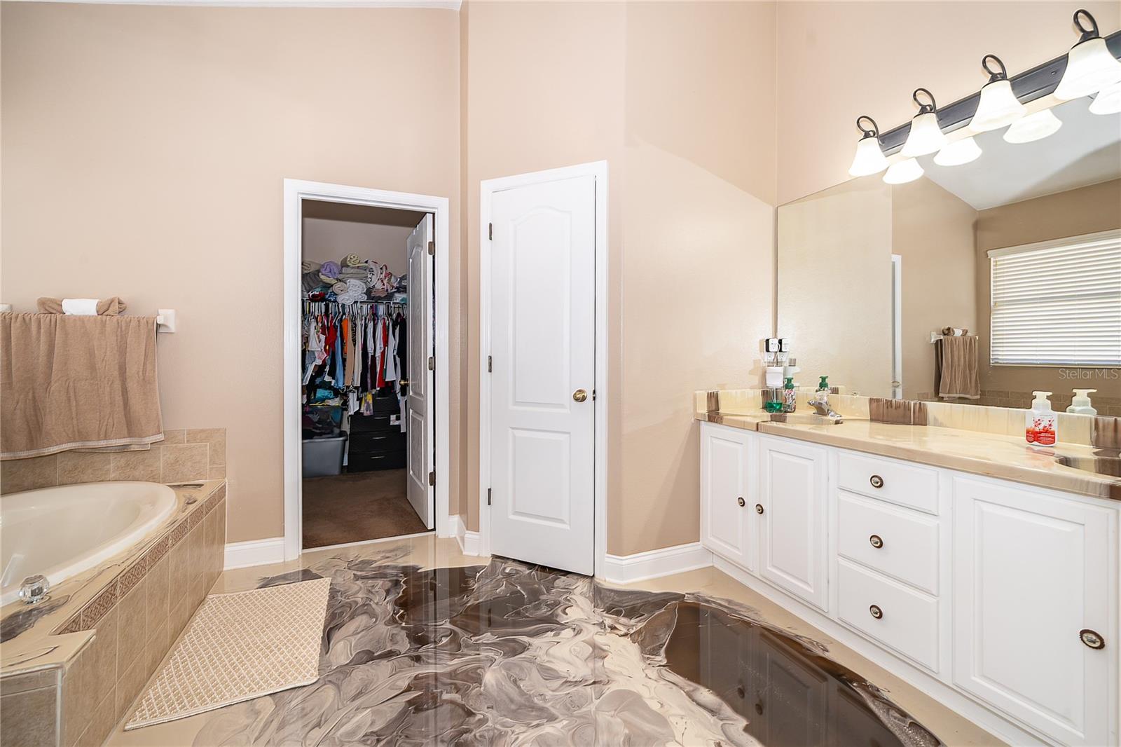 Image 21 of 41 For 4590 111th Place