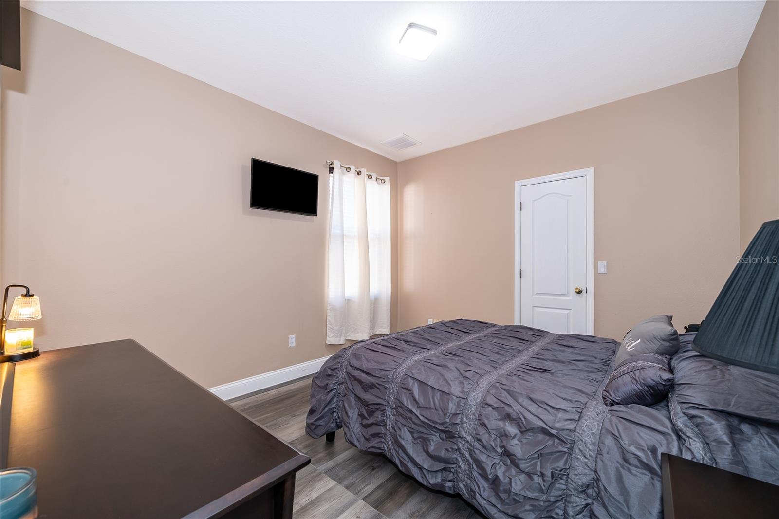 Image 24 of 41 For 4590 111th Place