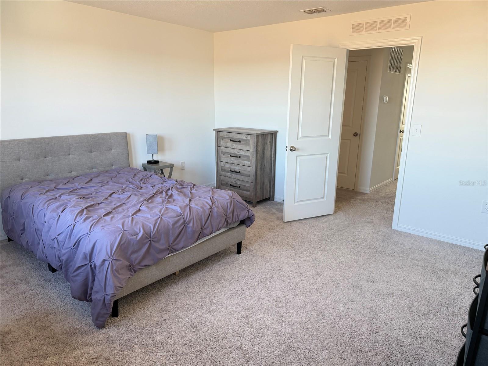 Image 7 of 18 For 253 Mandovi Street