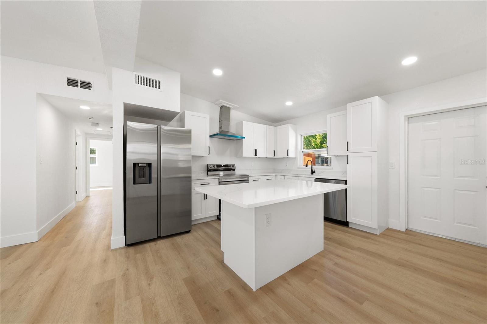 Image 13 of 30 For 1130 Carefree Cove Drive