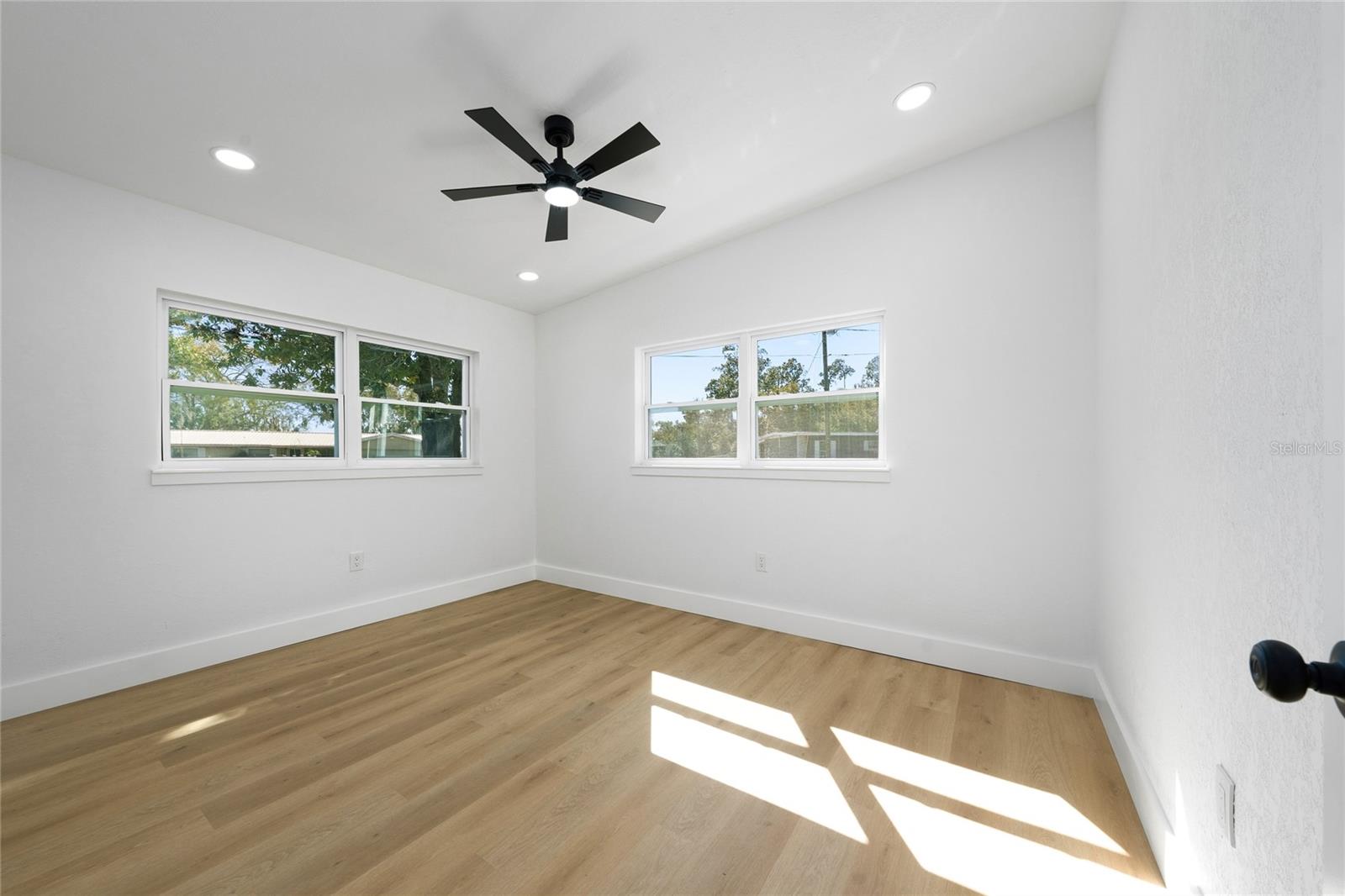 Image 20 of 30 For 1130 Carefree Cove Drive