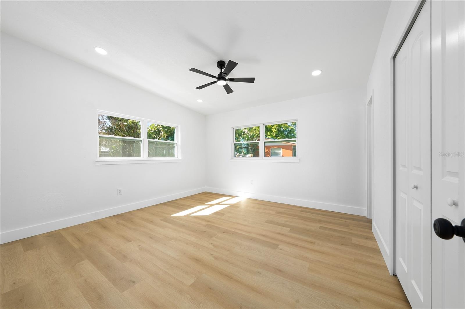 Image 24 of 30 For 1130 Carefree Cove Drive