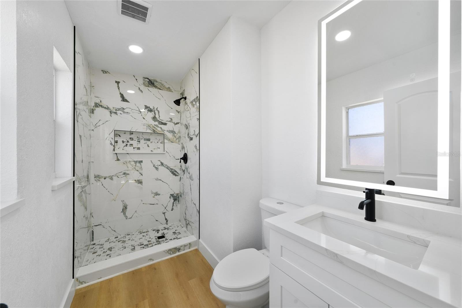 Image 26 of 30 For 1130 Carefree Cove Drive