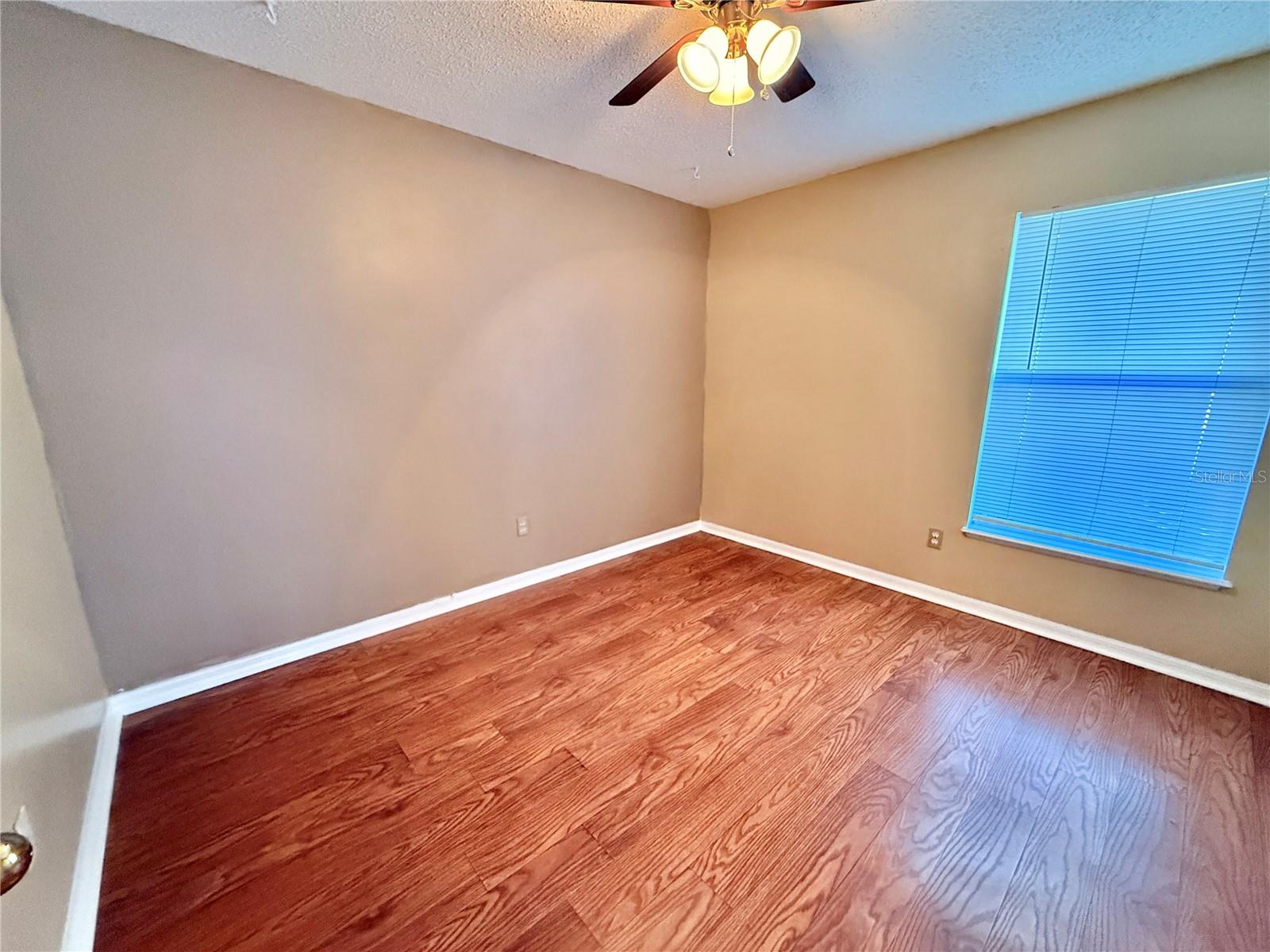 Image 14 of 31 For 326 Hanging Moss Road