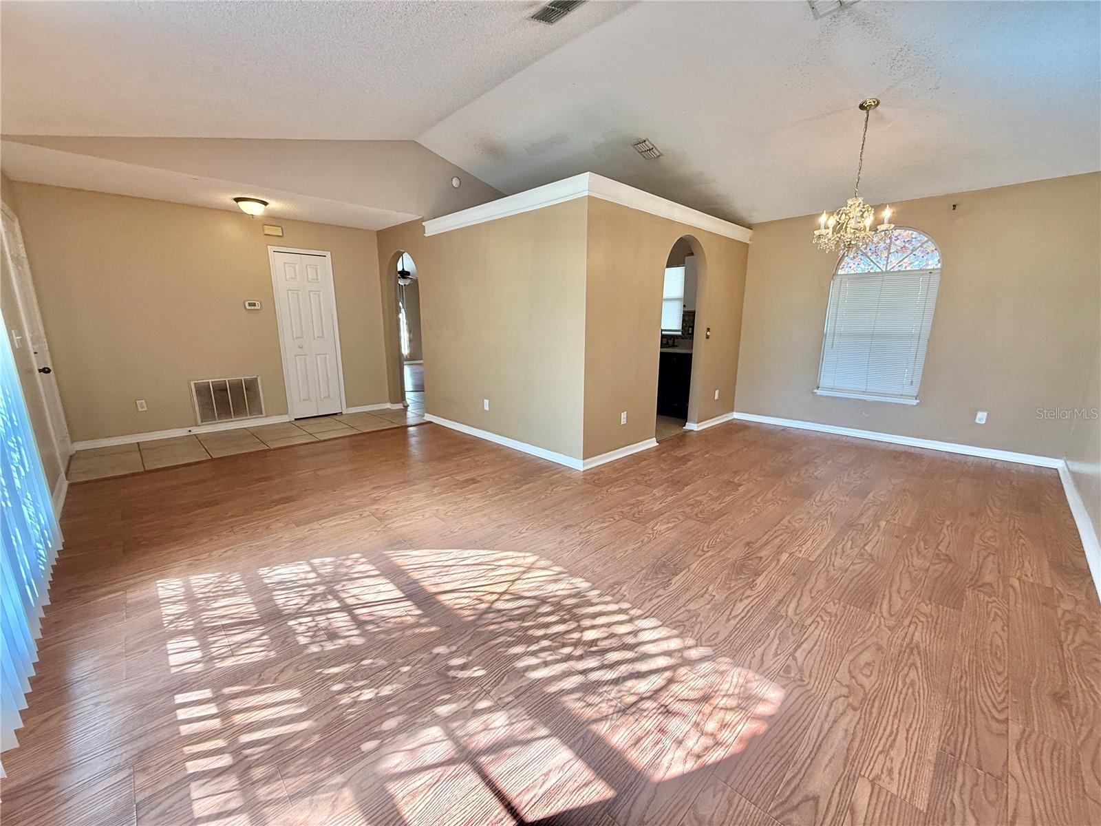 Image 19 of 31 For 326 Hanging Moss Road