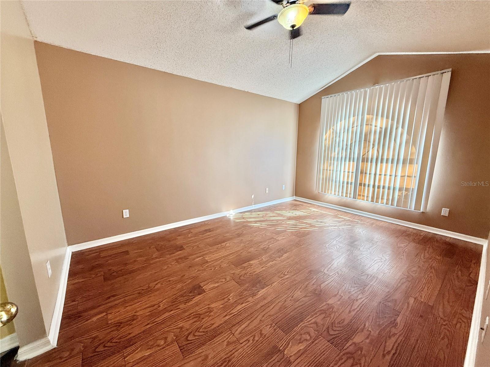 Image 20 of 31 For 326 Hanging Moss Road