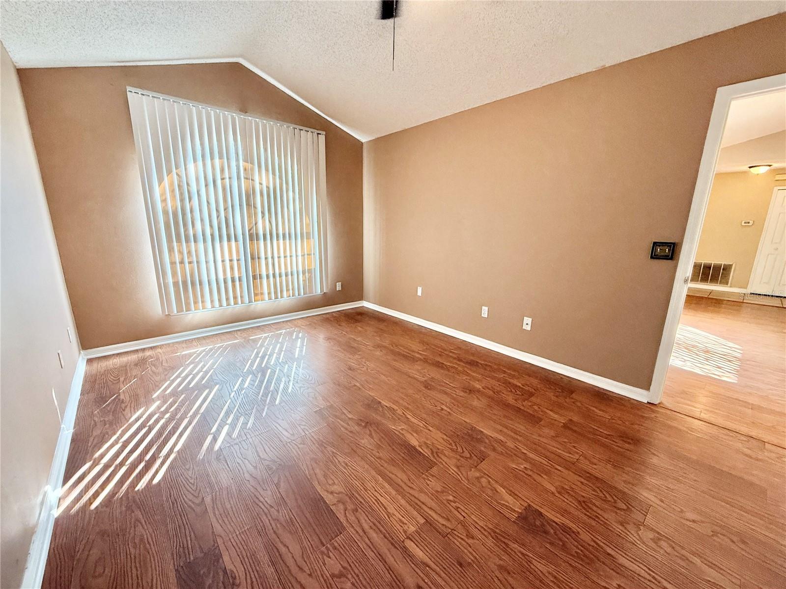 Image 21 of 31 For 326 Hanging Moss Road