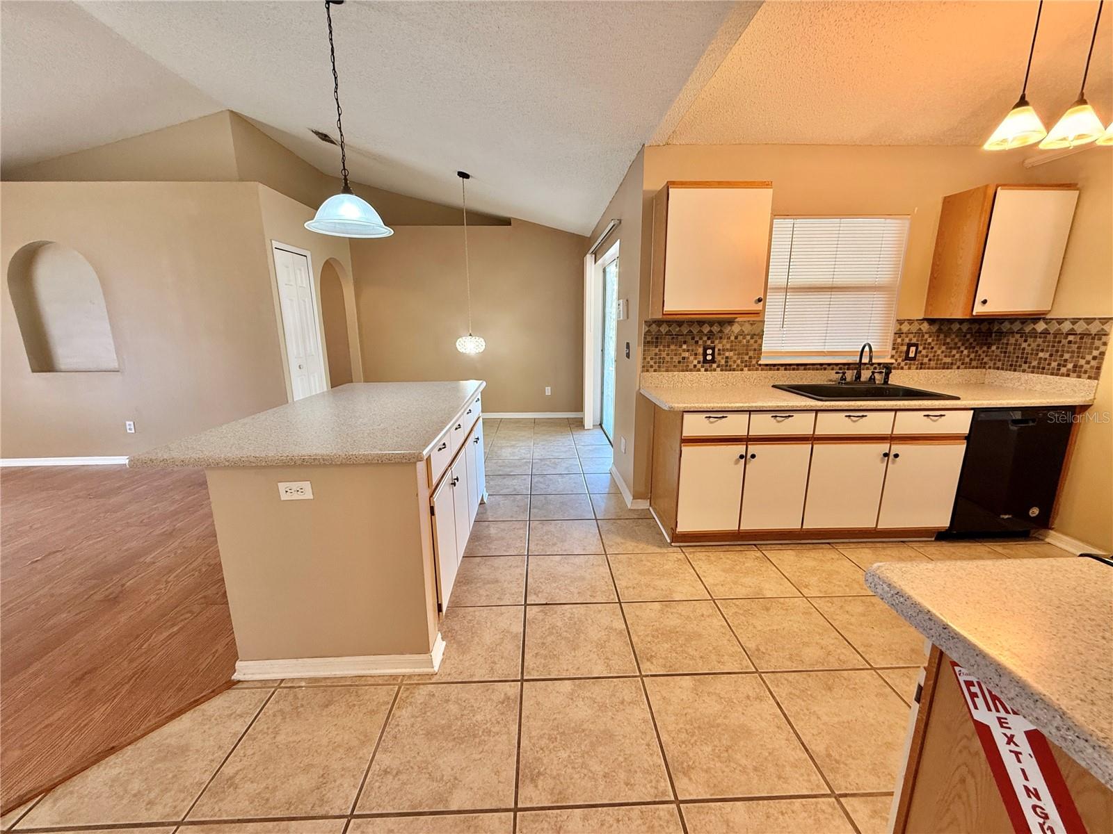 Image 5 of 31 For 326 Hanging Moss Road