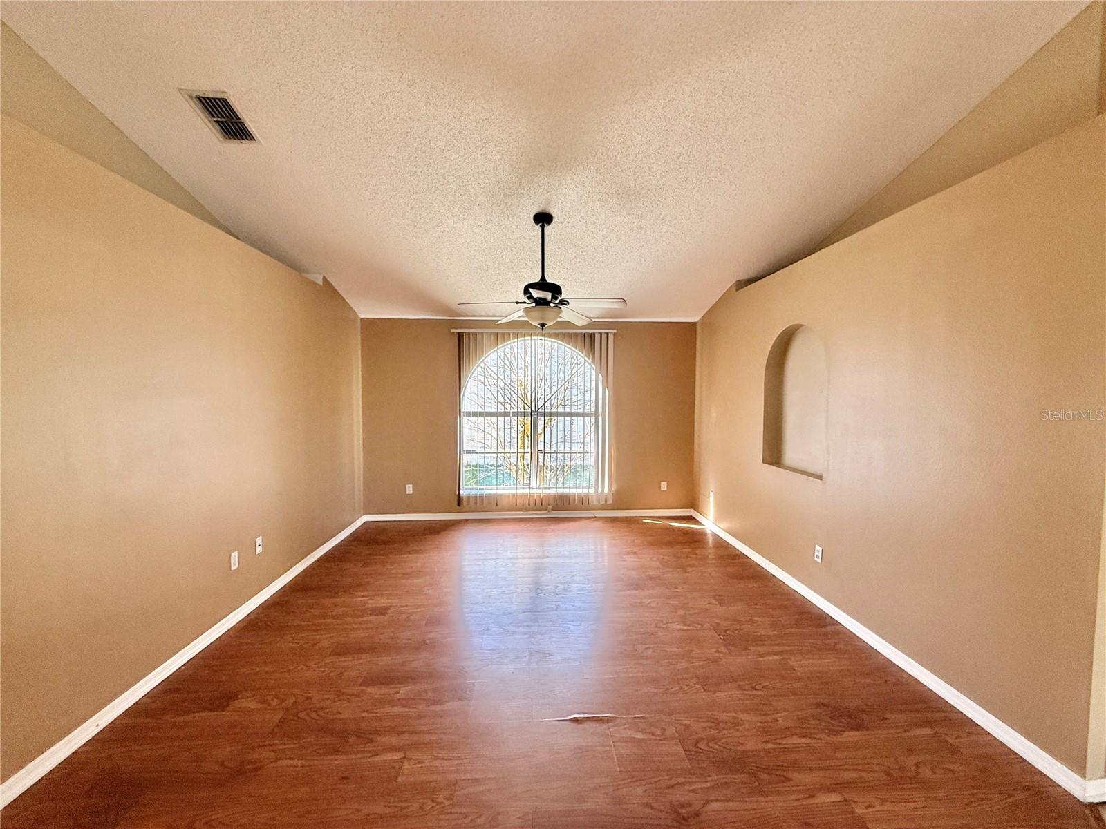 Image 9 of 31 For 326 Hanging Moss Road