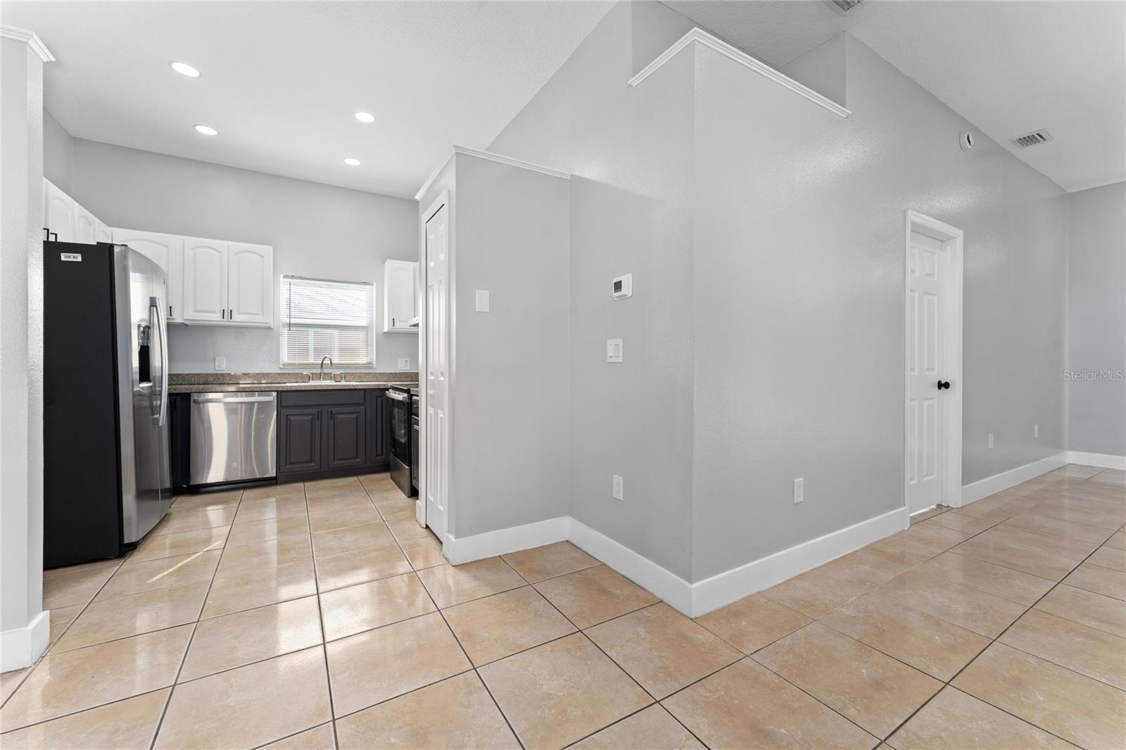 Image 10 of 27 For 760 Country Woods Circle