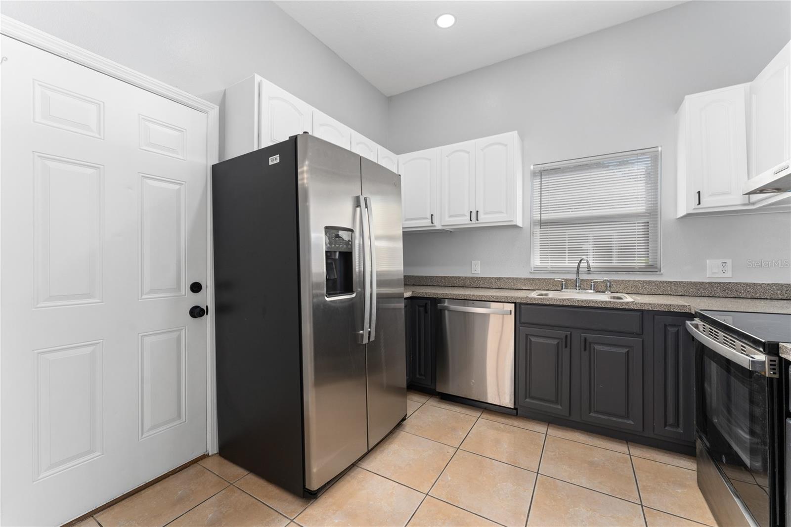 Image 11 of 27 For 760 Country Woods Circle