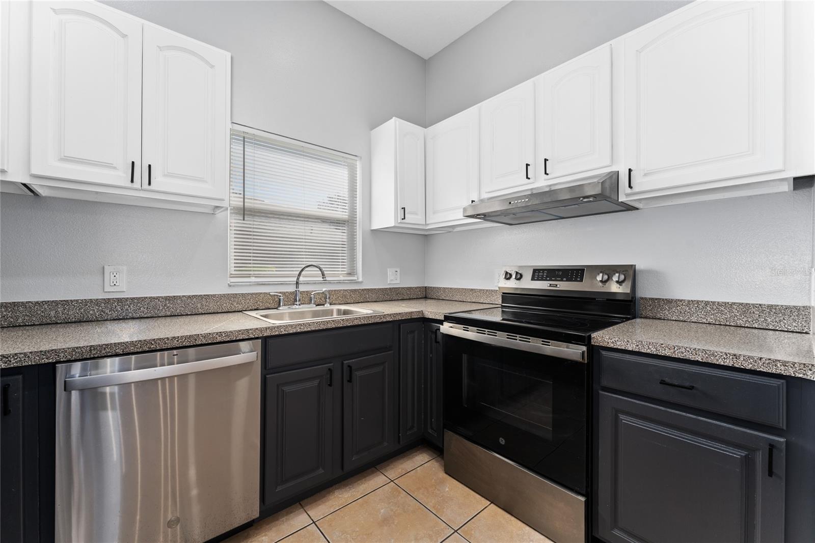 Image 12 of 27 For 760 Country Woods Circle