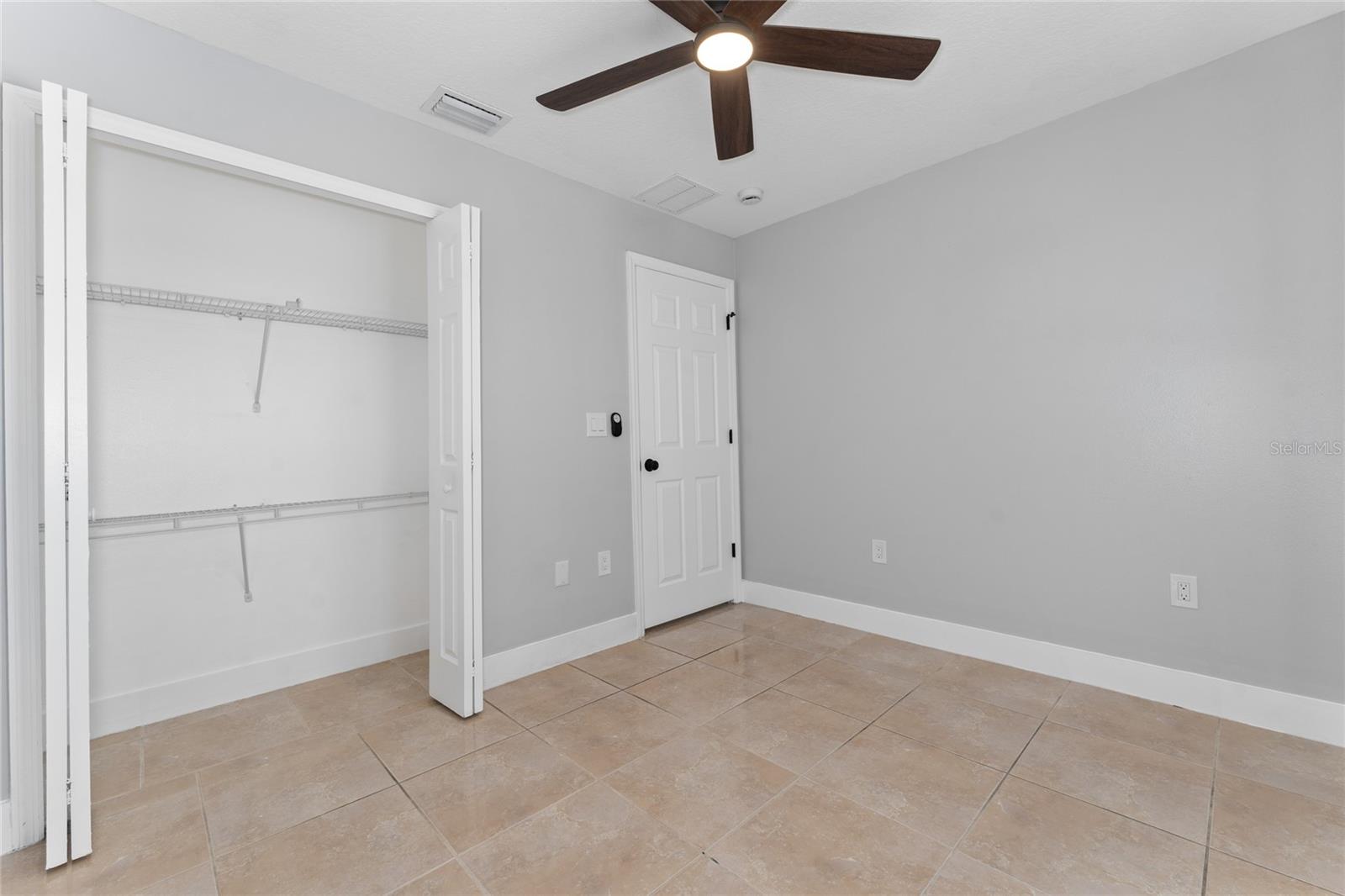 Image 17 of 27 For 760 Country Woods Circle