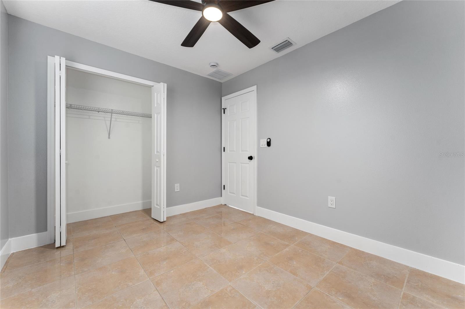 Image 20 of 27 For 760 Country Woods Circle