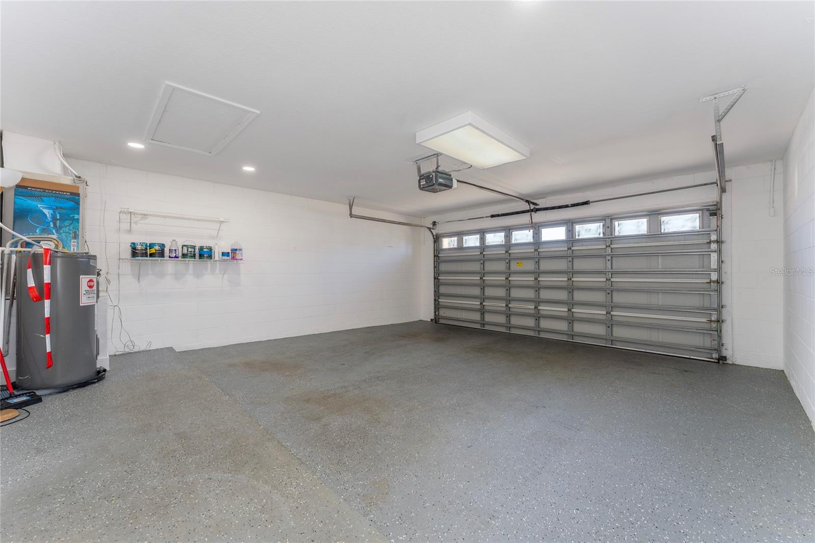 Image 21 of 27 For 760 Country Woods Circle